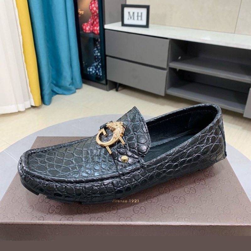 G*u*i leather shoes